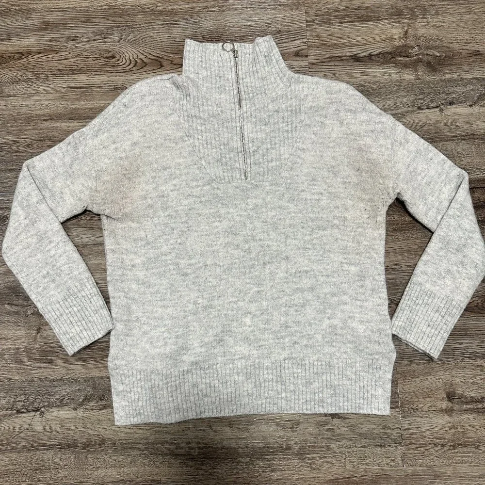 Bundle of Women's Medium (Size M) Clothing Tops/ Sweaters/ Jackets - Picture 2 of 15